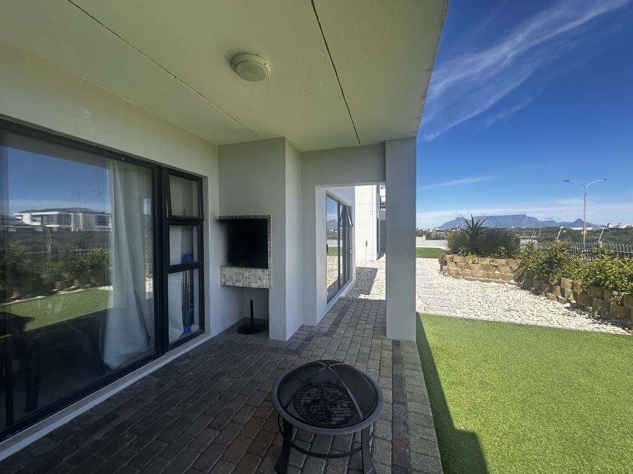 To Let 2 Bedroom Property for Rent in Bloubergstrand Western Cape